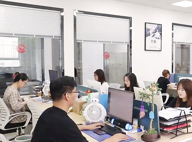 전문 사무실 및 효율적인 글로벌 팀